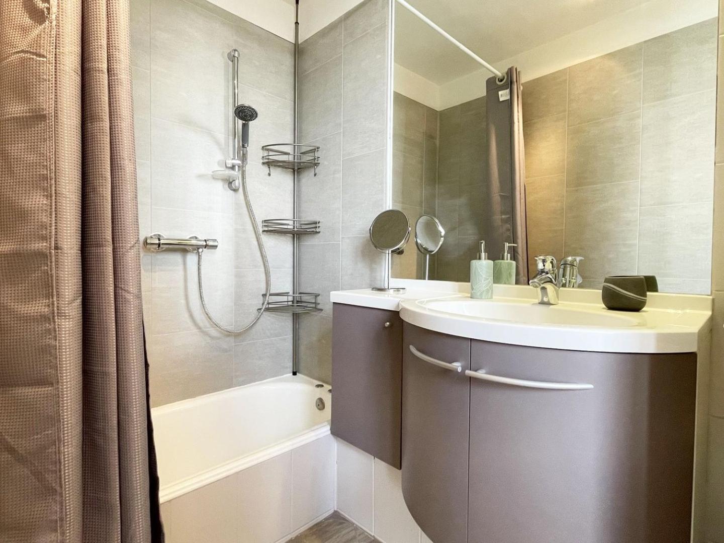 L'Horizon - Entree Independante - Parking Apartment ชาร์ตร ภายนอก รูปภาพ
